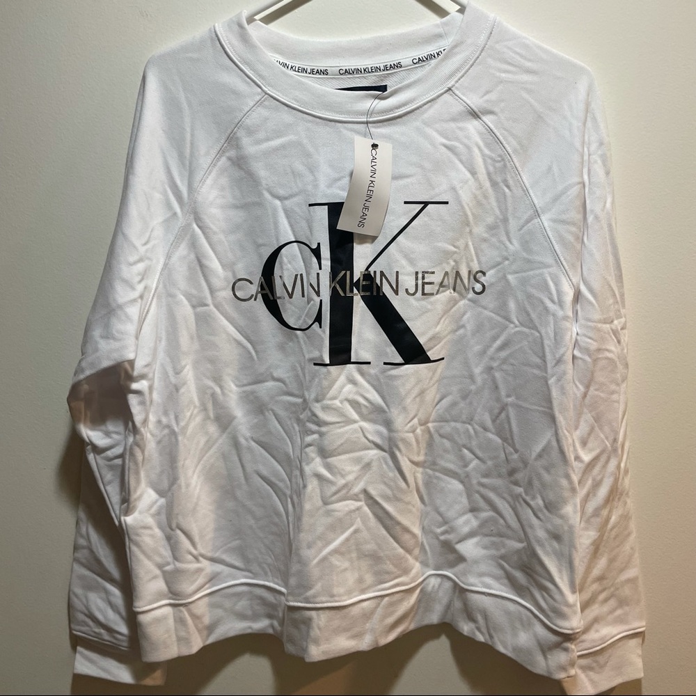 NWT! Calvin Klein crew neck pullover